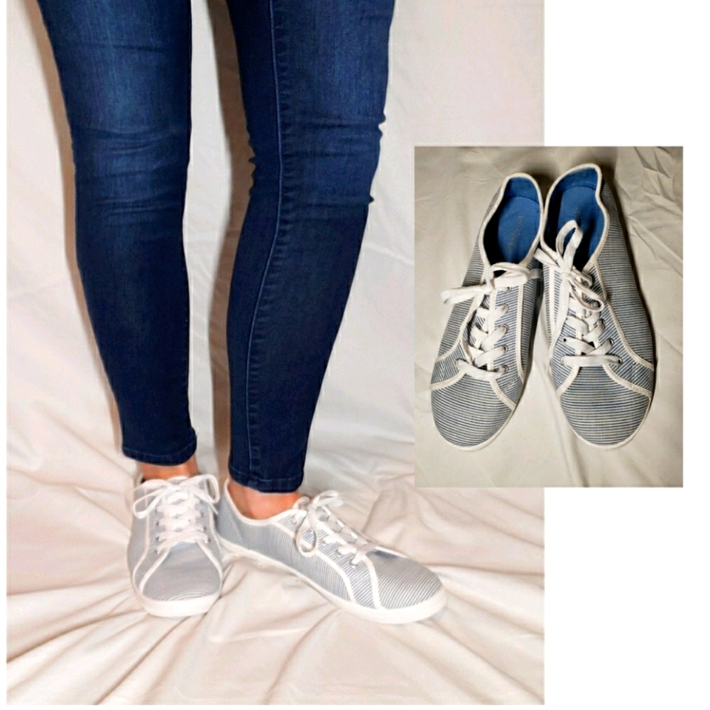 Two-Tone West Loop Striped Sneakers (blue/white)